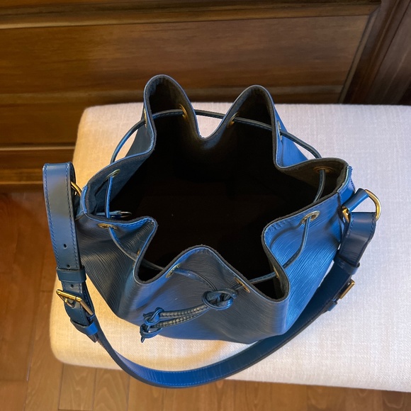 Louis Vuitton Epi Petite Noe - Picture 3 of 9